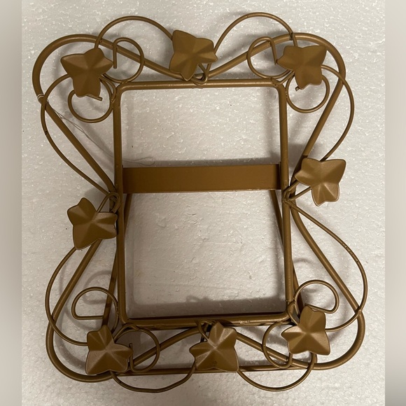 NWOT Gold Metal Heart-Shape Pic Frame W/Ivy Lear/Vines-Cover Glass not included - Picture 6 of 11